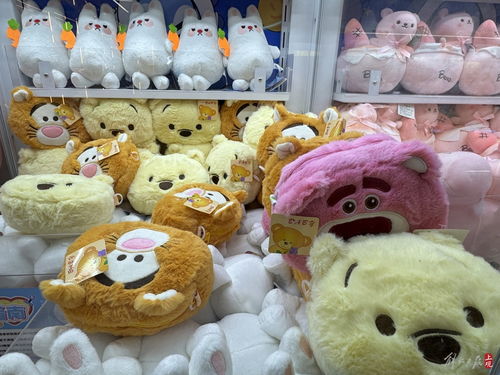 商場(chǎng)監(jiān)管缺位，低價(jià)山寨玩偶泛濫成患